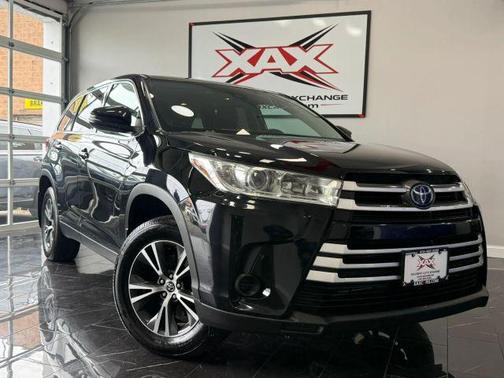 Black 2019 Toyota Highlander LE