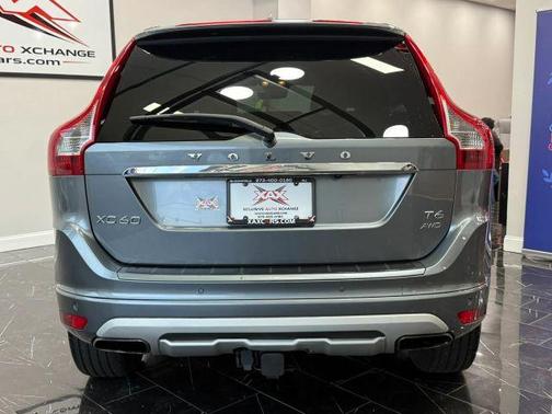Gray 2017 Volvo XC60 T6 Dynamic