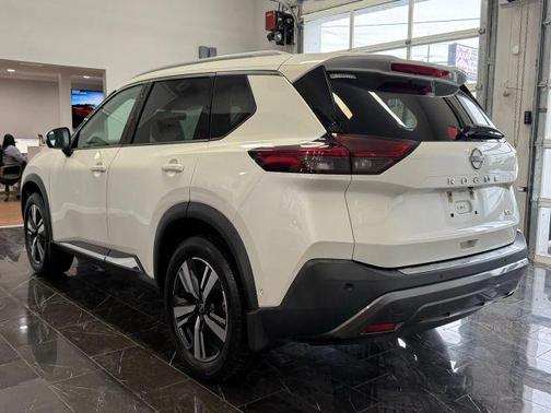 2022 Nissan Rogue SL