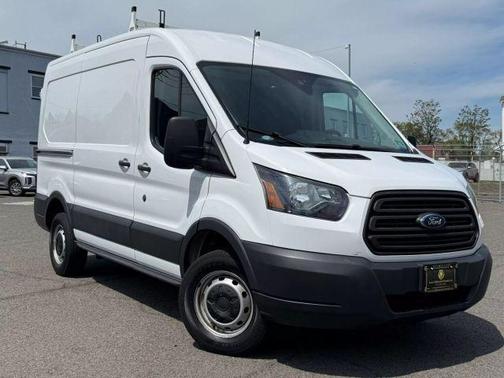 2016 Ford Transit-250 130 WB Medium Roof Cargo