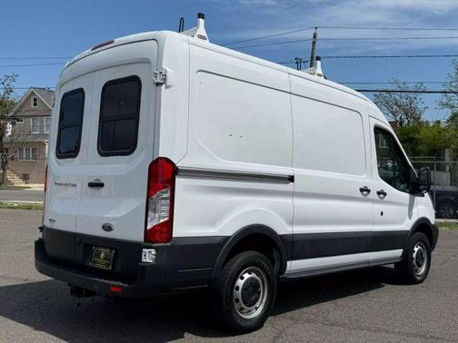 2016 Ford Transit-250 130 WB Medium Roof Cargo