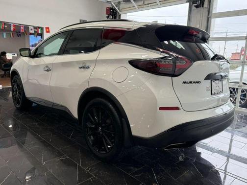 White 2022 Nissan Murano SV