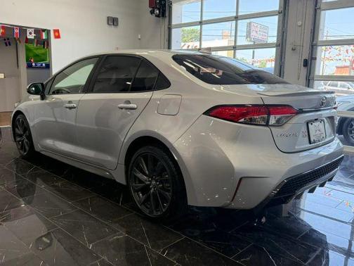 Silver 2022 Toyota Corolla SE