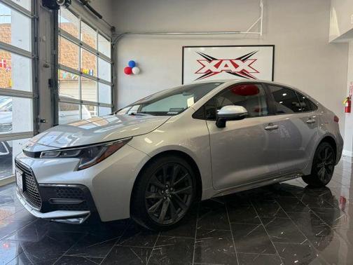 Silver 2022 Toyota Corolla SE