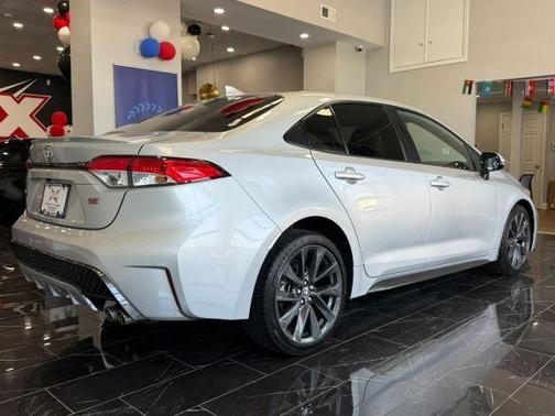 Silver 2022 Toyota Corolla SE