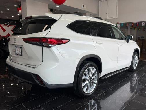 White 2021 Toyota Highlander Limited