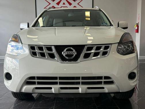 Pearl White 2013 Nissan Rogue SV
