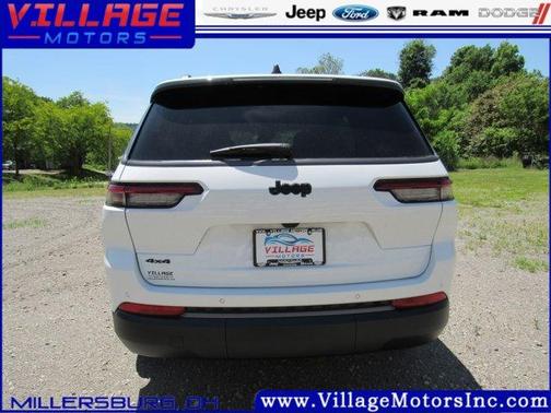Bright White Clearcoat 2026 Jeep Grand Cherokee L Laredo