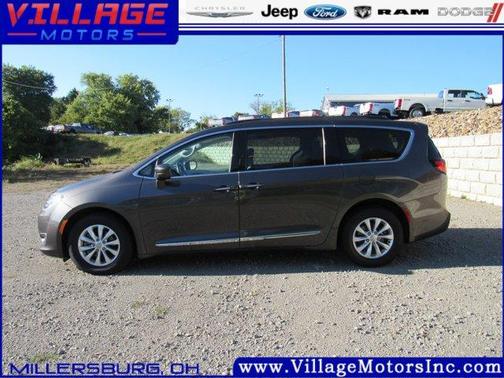 2017 Chrysler Pacifica Touring-L