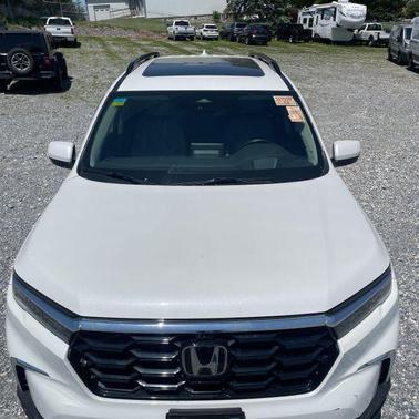 Platinum White Pearl 2023 Honda Pilot AWD Elite
