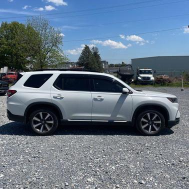 Platinum White Pearl 2023 Honda Pilot AWD Elite