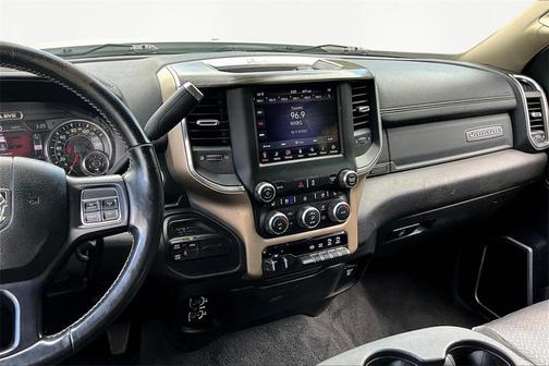 2019 RAM 2500 Laramie Crew Cab 4x4 6'4' Box