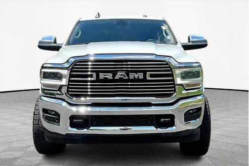 2019 RAM 2500 Laramie Crew Cab 4x4 6'4' Box