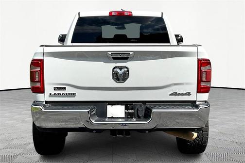 2019 RAM 2500 Laramie Crew Cab 4x4 6'4' Box