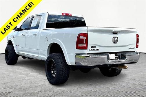 2019 RAM 2500 Laramie Crew Cab 4x4 6'4' Box