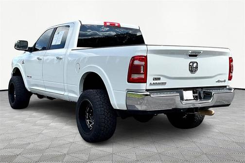 2019 RAM 2500 Laramie Crew Cab 4x4 6'4' Box