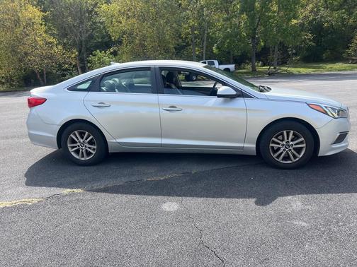2017 Hyundai SONATA SE