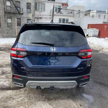 2023 Honda Pilot AWD Elite