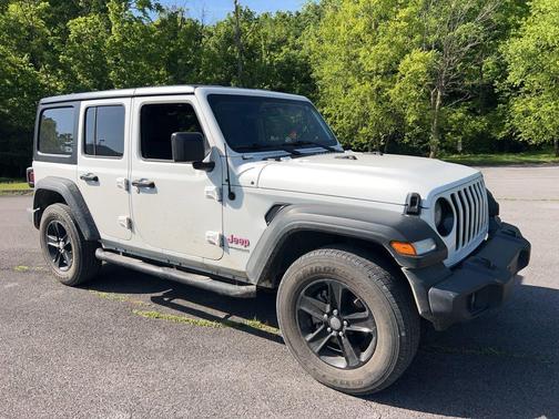 Bright White Clearcoat 2021 Jeep Wrangler Unlimited Sport Altitude