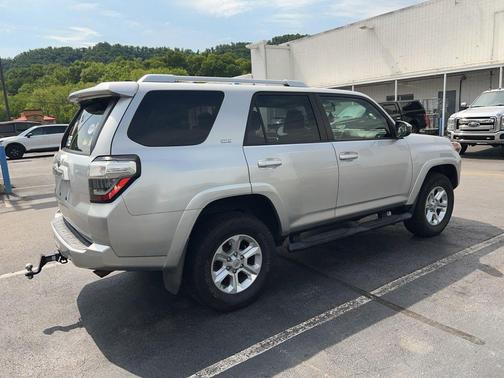 Classic Silver Metallic 2016 Toyota 4Runner SR5