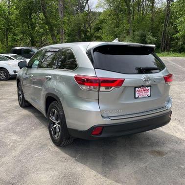 Celestial Silver Metallic 2017 Toyota Highlander LE Plus