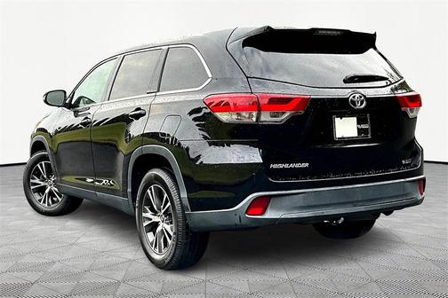 2019 Toyota Highlander LE I4