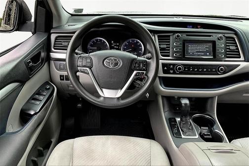 2019 Toyota Highlander LE I4