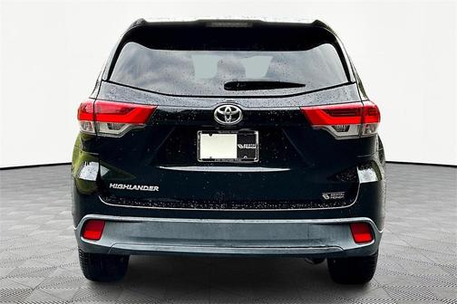 2019 Toyota Highlander LE I4