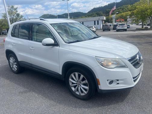 2011 Volkswagen Tiguan SE