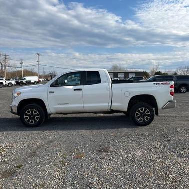 2014 Toyota Tundra SR5