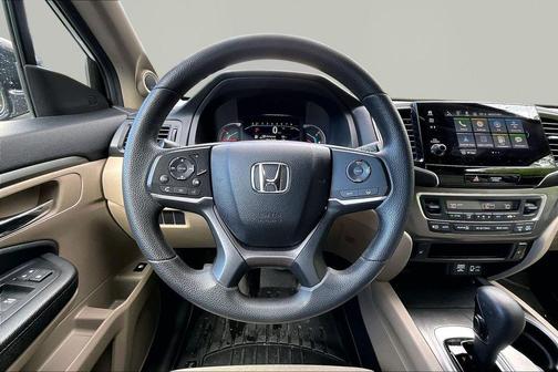 White Diamond Pearl 2019 Honda Pilot EX
