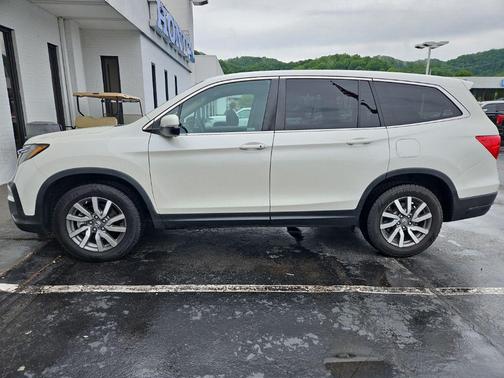 White Diamond Pearl 2019 Honda Pilot EX