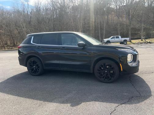 2022 Mitsubishi Outlander SE