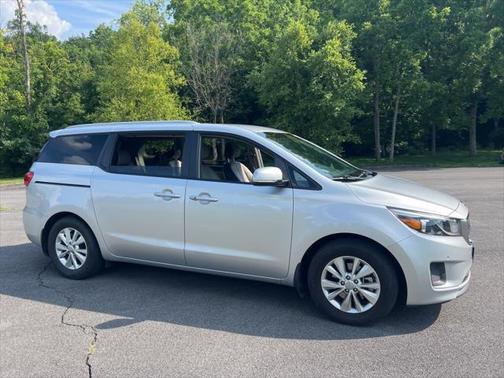 2017 Kia Sedona LX
