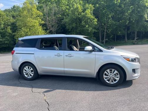 2017 Kia Sedona LX