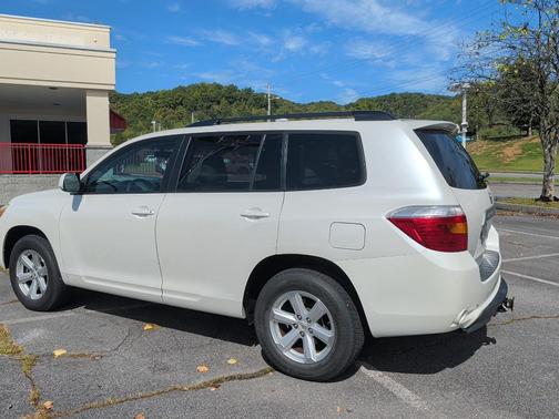 2010 Toyota Highlander SE