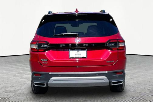 Radiant Red Metallic II 2025 Honda Pilot Touring 8-Passenger