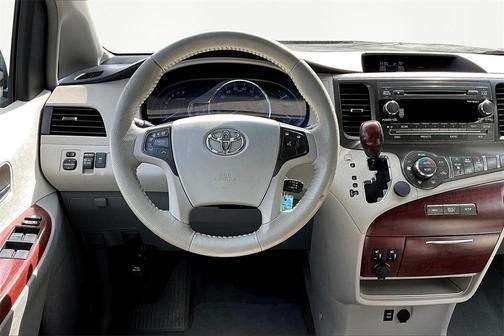2014 Toyota Sienna XLE