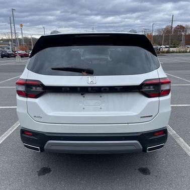 2023 Honda Pilot Touring 8-Passenger