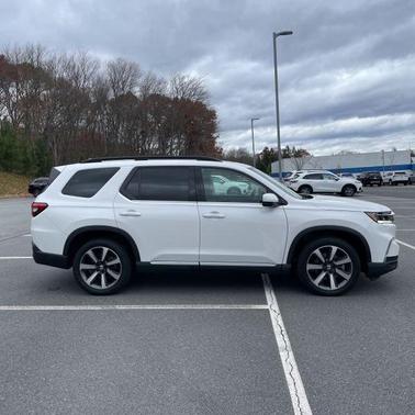 2023 Honda Pilot Touring 8-Passenger