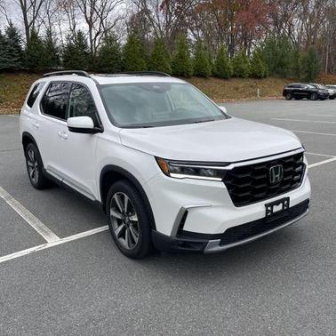 2023 Honda Pilot Touring 8-Passenger