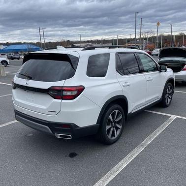 2023 Honda Pilot Touring 8-Passenger