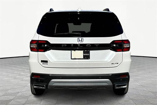 2023 Honda Pilot AWD Elite