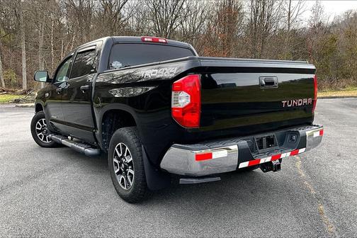 2017 Toyota Tundra SR5