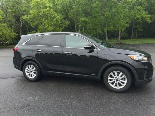 Ebony Black 2019 Kia Sorento LX
