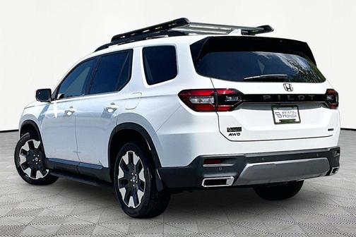 Platinum White Pearl 2026 Honda Pilot Touring 8-Passenger