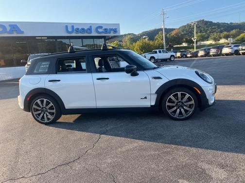 2023 MINI Clubman Cooper S ALL4