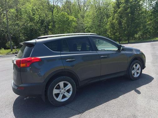 Magnetic Gray Pearl 2014 Toyota RAV4 XLE