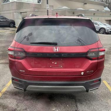 2023 Honda Pilot AWD Elite
