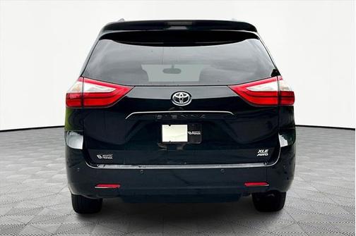 2016 Toyota Sienna XLE
